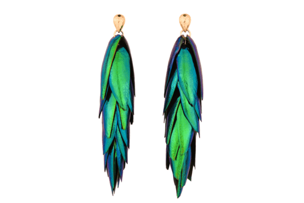 Handcrafted beetle earrings featuring real beetle scarab wings. The vibrant emerald-green beetle wings , sustainably sourced and recycled from a restaurant in Thailand, makes this eco-friendly piece a unique and ethical statement accessory. Perfect for the Holiday season as a distinctive gift or elegant addition to your jewelry collection.