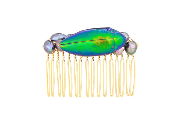 handmade hair comb with real beetle and peacock pearls handmade by oana savu, an elegant hair accessory perfect for daily outfits or any special occassions