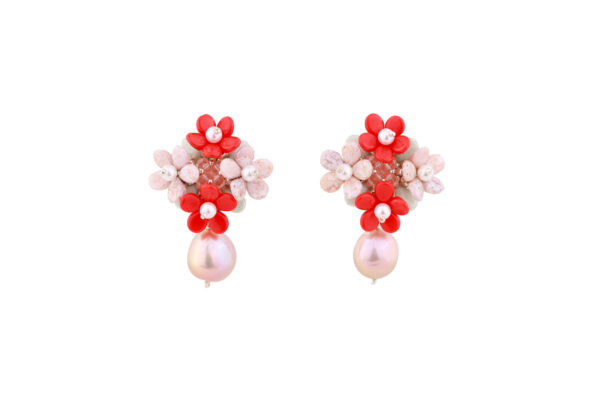 flower earrings made with pink beads and natural pearls on sterling silver setting, a delicate and elegant jewelry perfect for wedding day, elegant outfits, summer outfits and colorful fashion style handmade by Oana Savu
